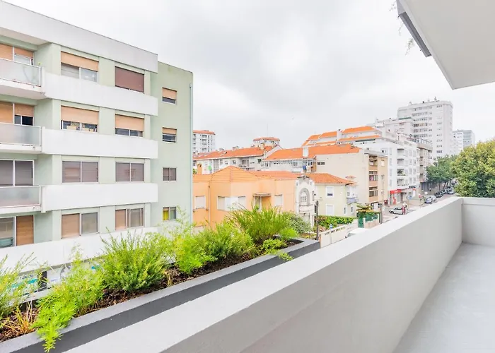 Amazing Duplex - Mid Century Experience & Parking *