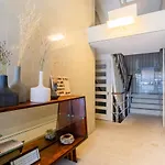 Amazing Duplex - Mid Century Experience & Parking شقة