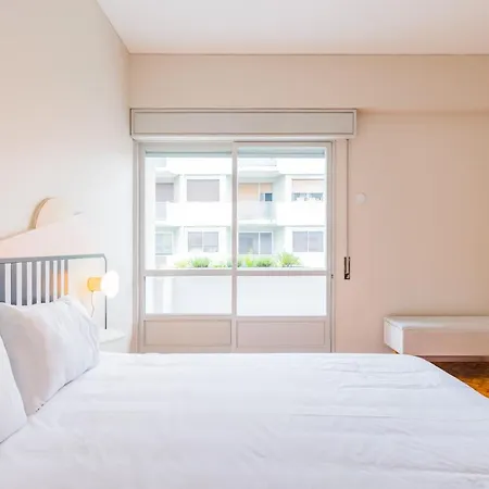 Apartment Amazing Duplex - Mid Century Experience & Parking