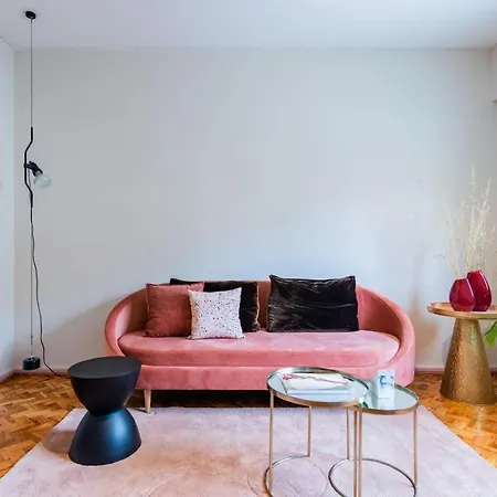 Amazing Duplex - Mid Century Experience & Parking *