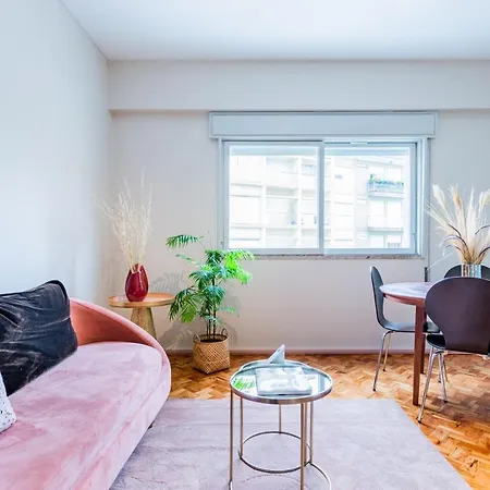 Amazing Duplex - Mid Century Experience & Parking Apartman