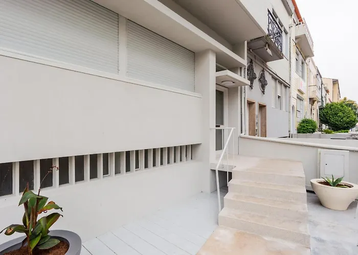 شقة Amazing Duplex - Mid Century Experience & Parking