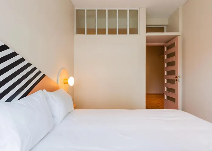 Amazing Duplex - Mid Century Experience & Parking شقة