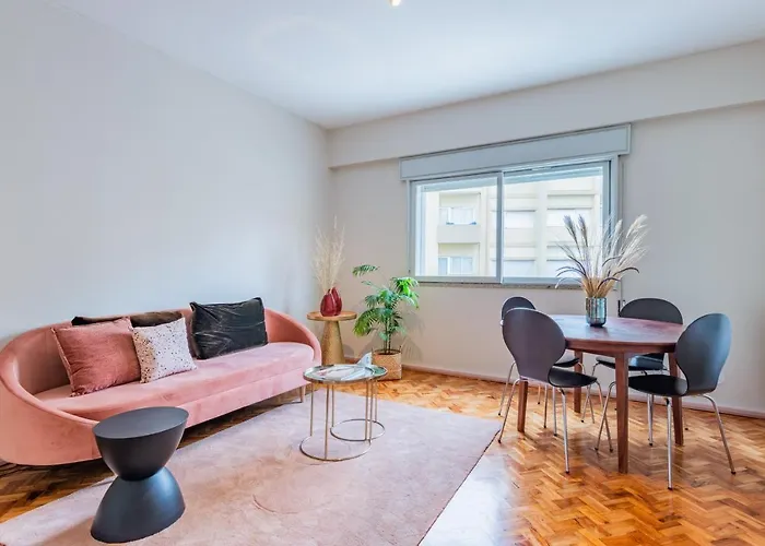 Amazing Duplex - Mid Century Experience & Parking * פורטו