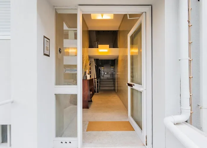 Amazing Duplex - Mid Century Experience & Parking *