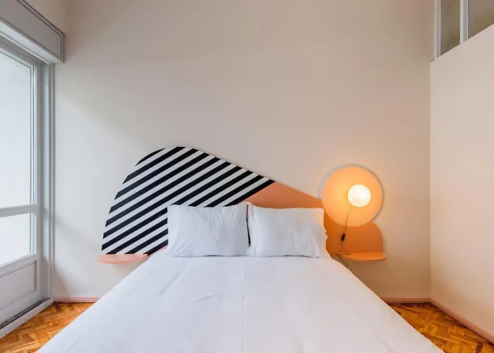 Amazing Duplex - Mid Century Experience & Parking פורטו