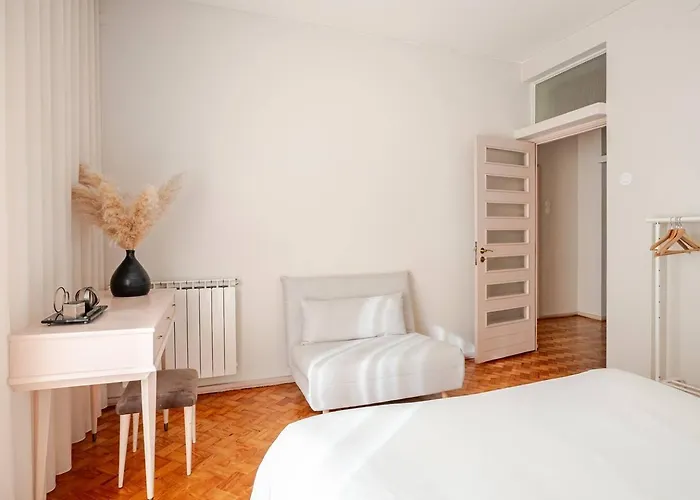 Apartamento Amazing Duplex - Mid Century Experience & Parking Oporto