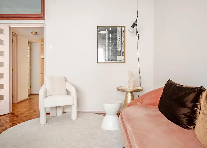 Amazing Duplex - Mid Century Experience & Parking 아파트 포르투