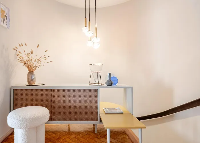 דירה Amazing Duplex - Mid Century Experience & Parking *