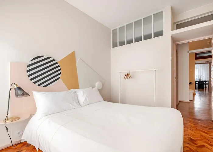 Amazing Duplex - Mid Century Experience & Parking *