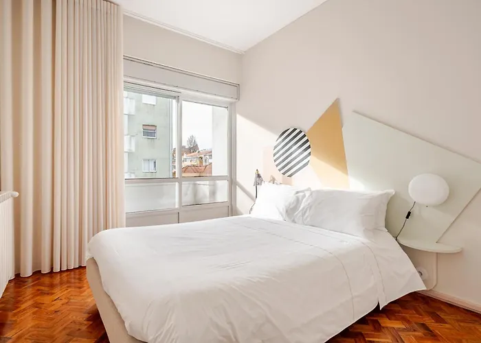 Amazing Duplex - Mid Century Experience & Parking * 포르투