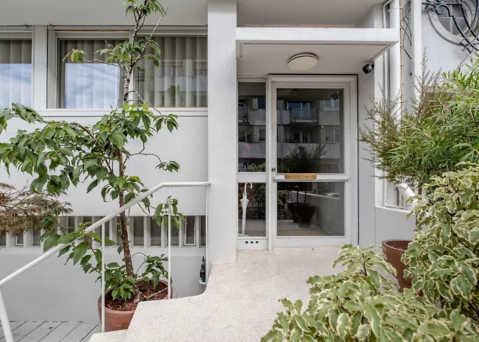 Amazing Duplex - Mid Century Experience & Parking 아파트