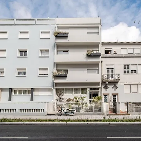 شقة Amazing Duplex - Mid Century Experience & Parking
