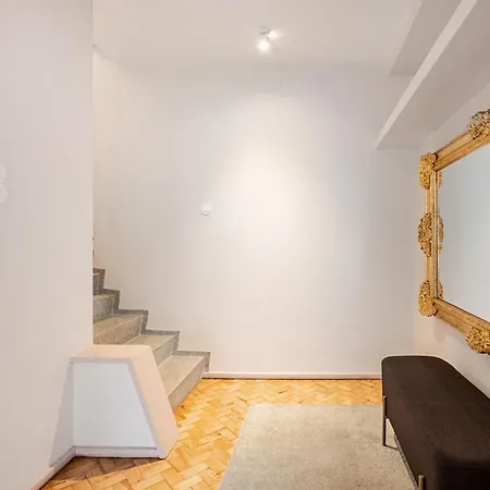 Apartmán Amazing Duplex - Mid Century Experience & Parking